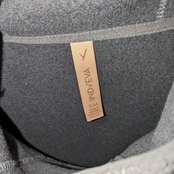 INDYEVA Satu Poncho Fleece Polartec Pullover Snap Shawl Size Small Dark Gray - Picture 9 of 13